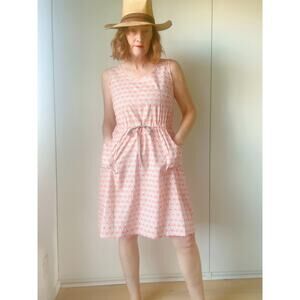 Summer Dress Size medium Cotton made in USA Geo Floral shape Pockets